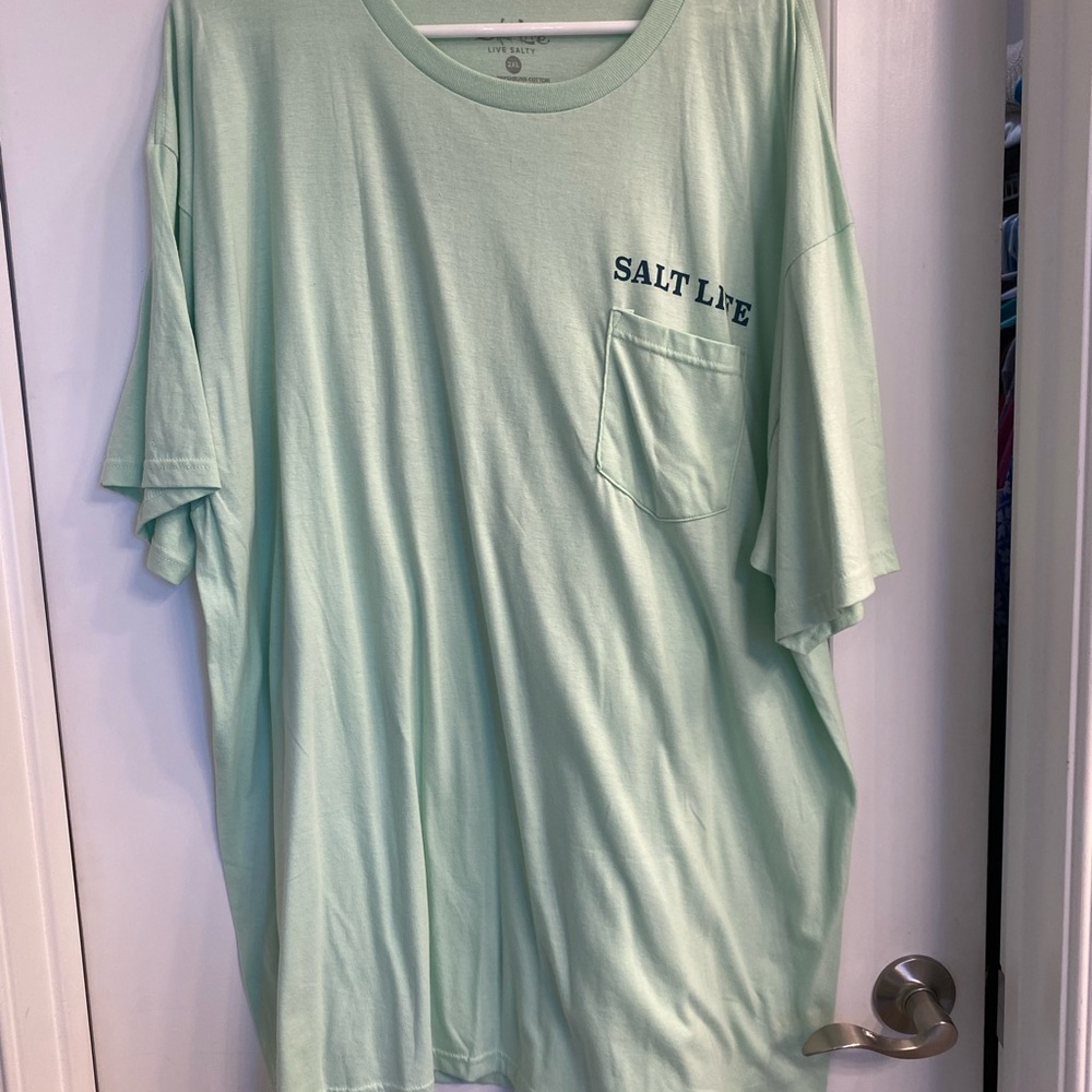 Men’s Salt Life Tee Shirt. NWT